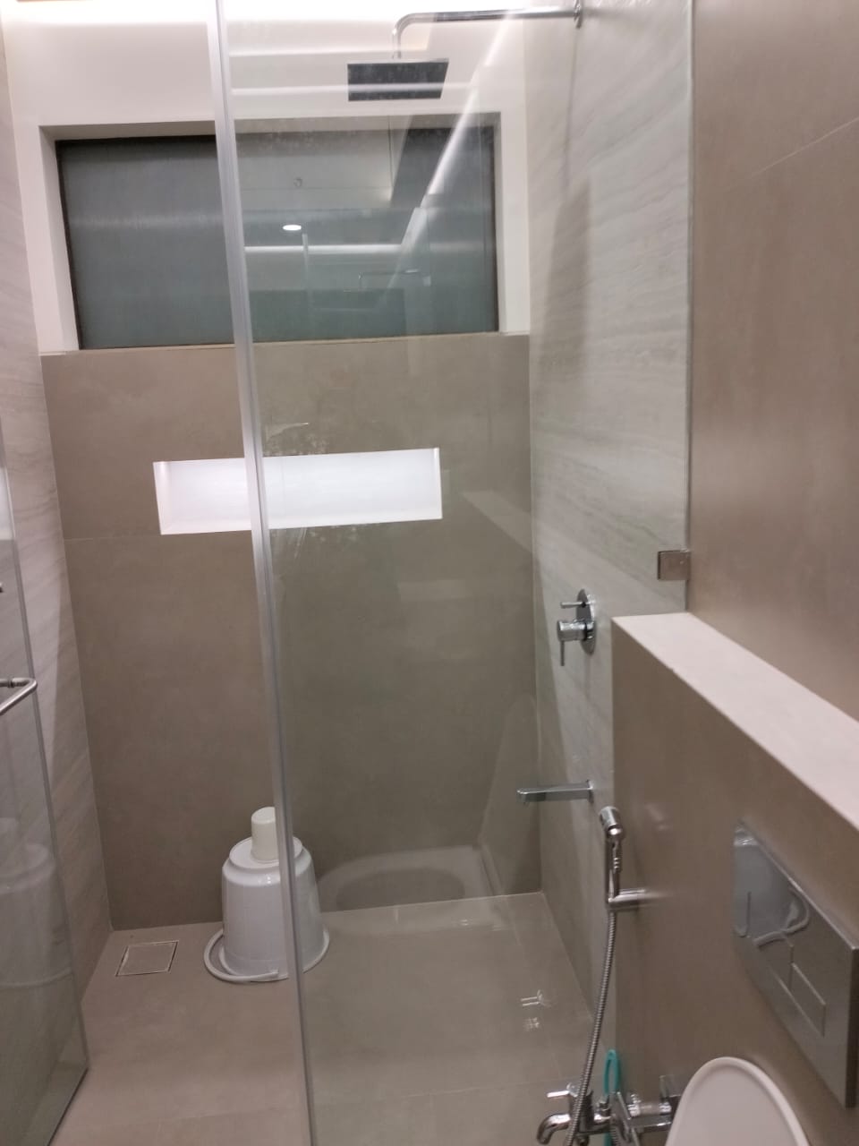 3 BHK Semi Furnished in Petit Mansion , Grant Road